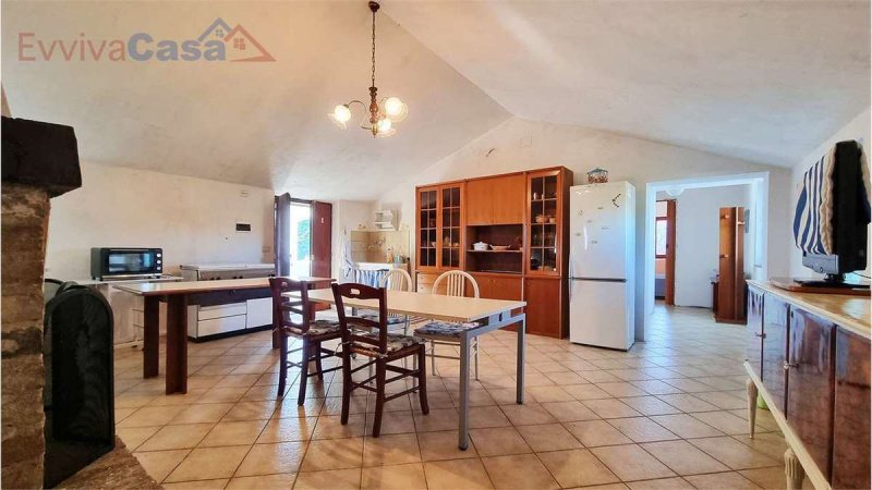 Дом в Камерата-Пичена