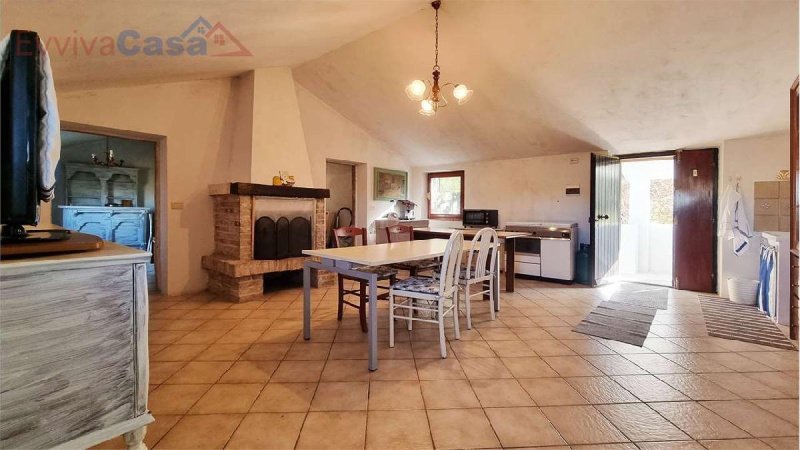 Дом в Камерата-Пичена