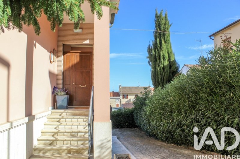 Вилла в Порто-Сант'Эльпидио