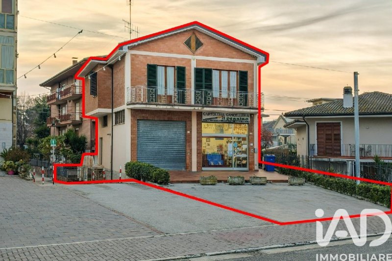 Villa a Monterubbiano