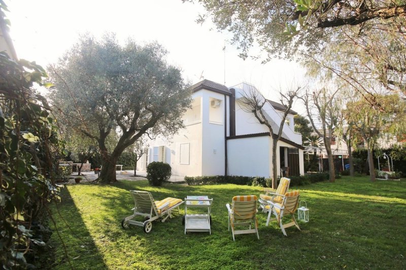 Вилла в Порто-Чезарео