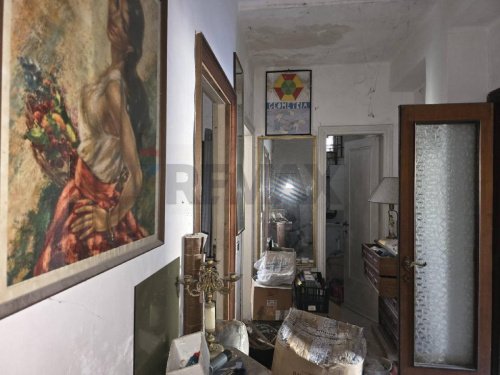 Kommersiell byggnad i Aprilia