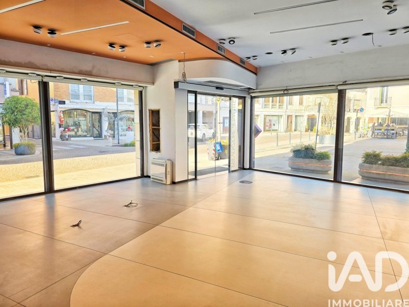 Коммерческая недвижимость в Камизано-Вичентино