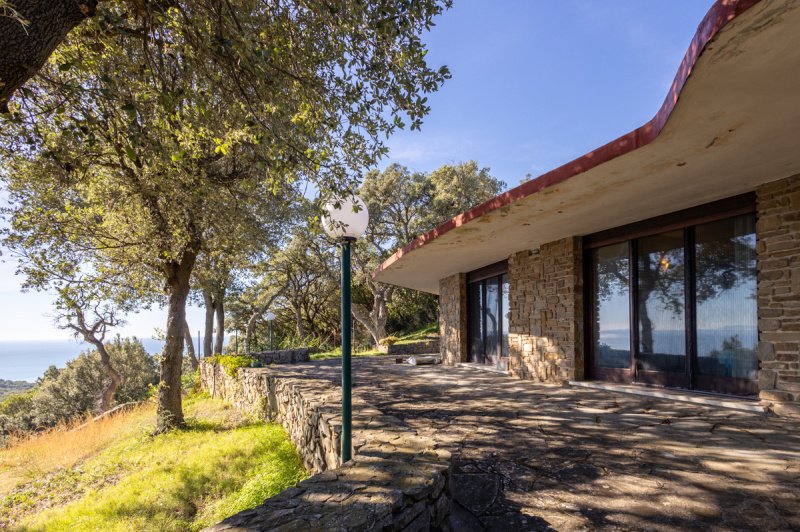 Вилла в Кастильоне-делла-Пеская