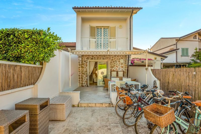 Moradia com terraço em Forte dei Marmi