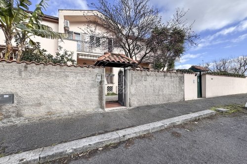 Maison mitoyenne à Rome