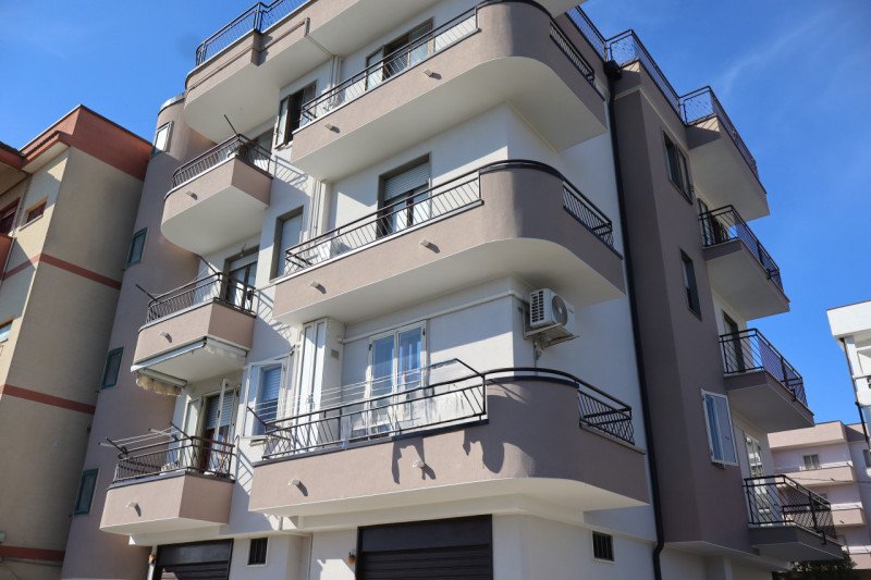 蒙特斯卡廖索公寓