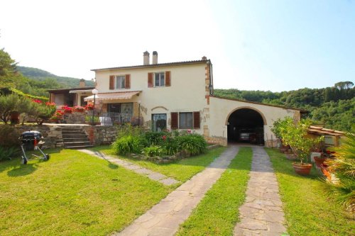 科莱萨尔韦蒂农舍