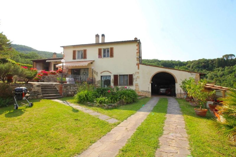 Farmhouse in Collesalvetti