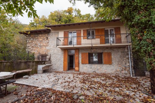 Hus från källare till tak i Palazzago