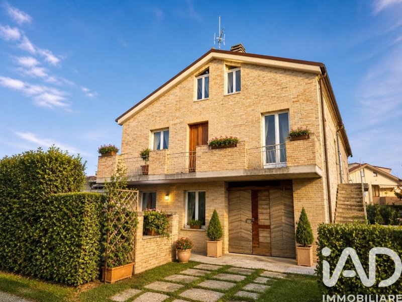 Villa in Carassai