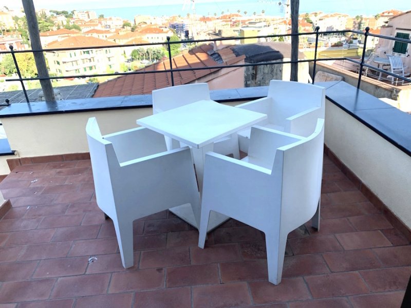 博尔焦韦雷齐排楼