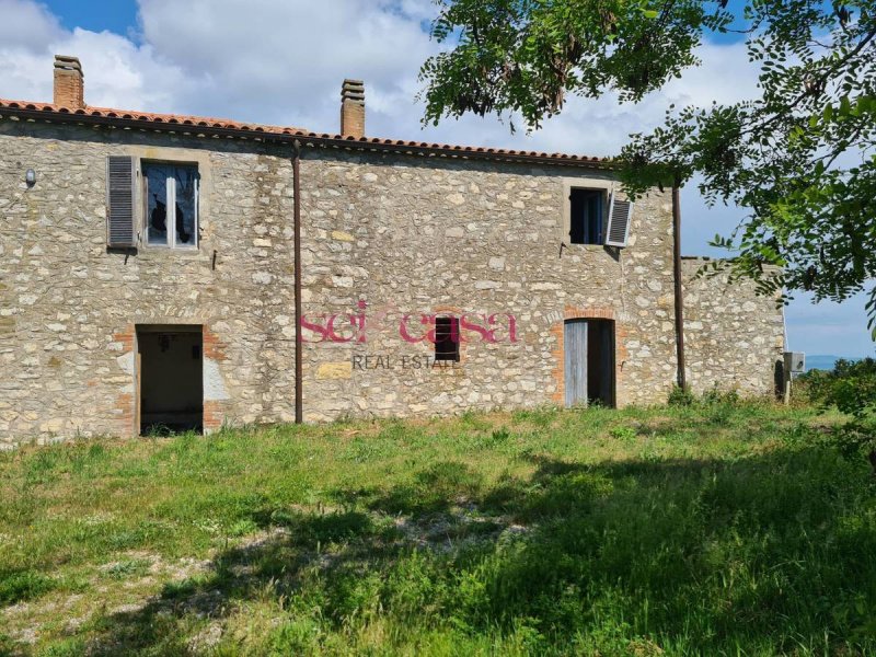 Сельский дом в Скансано