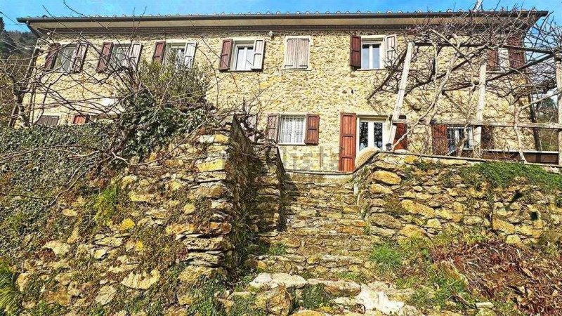 Casa semi indipendente a Seravezza