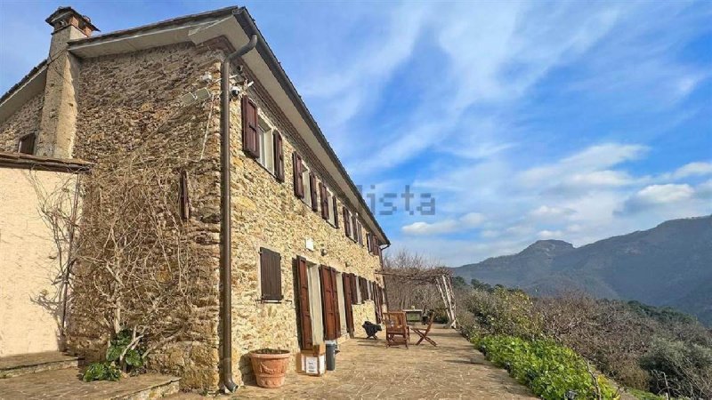 Casa semi indipendente a Seravezza