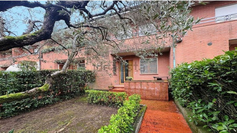 Moradia com terraço em Capannori