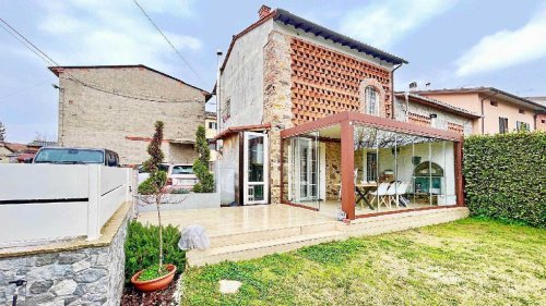 Крыша/земля в Лукка