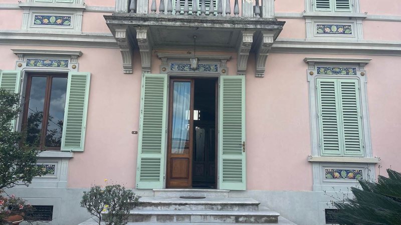 Villa in Pescia
