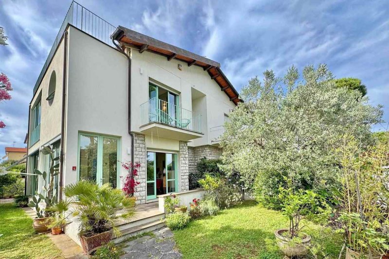 Semi-detached house in Camaiore