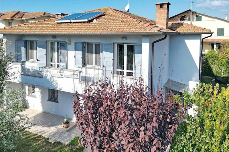 Villa in Cecina