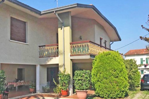 Villa a Montecarlo