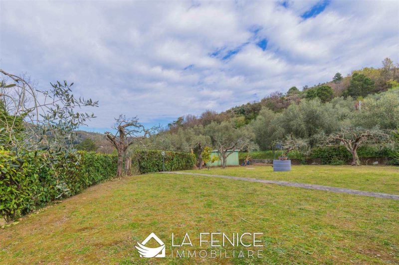 Moradia em Vezzano Ligure