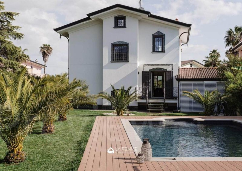 Villa in Montignoso