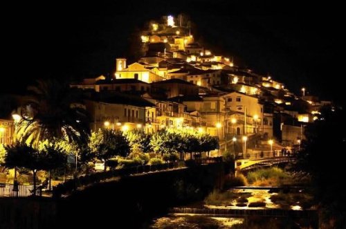 Moradia em Feroleto della Chiesa