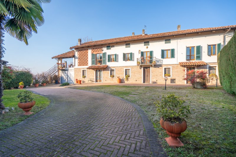 Detached house in Mombercelli