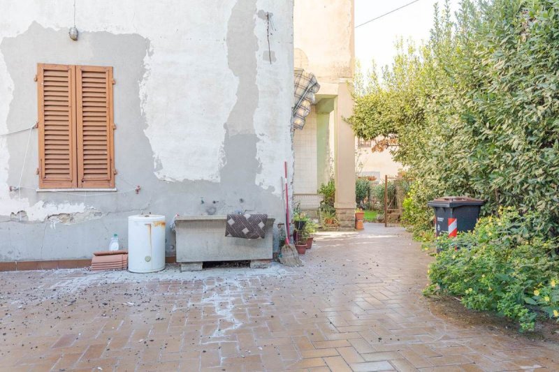 卡尔米尼亚诺排楼