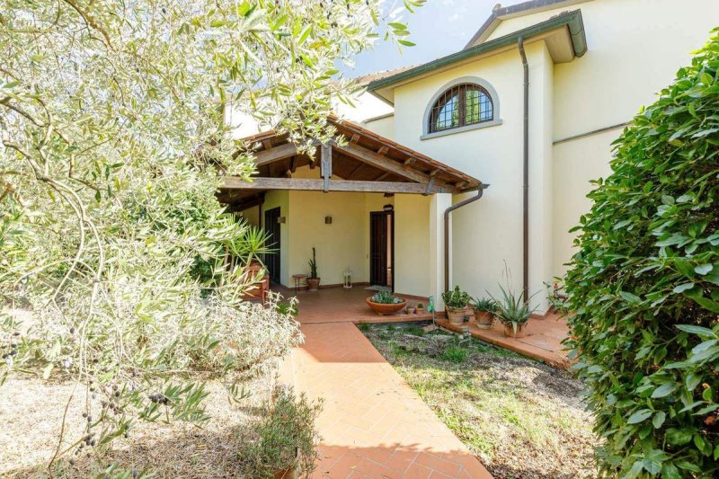 Крыша/земля в Поджо-а-Кайано