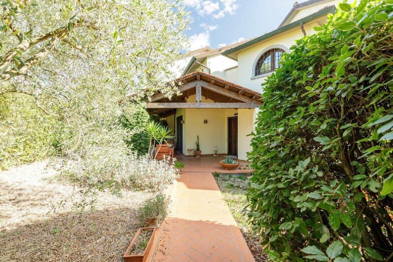 Крыша/земля в Поджо-а-Кайано