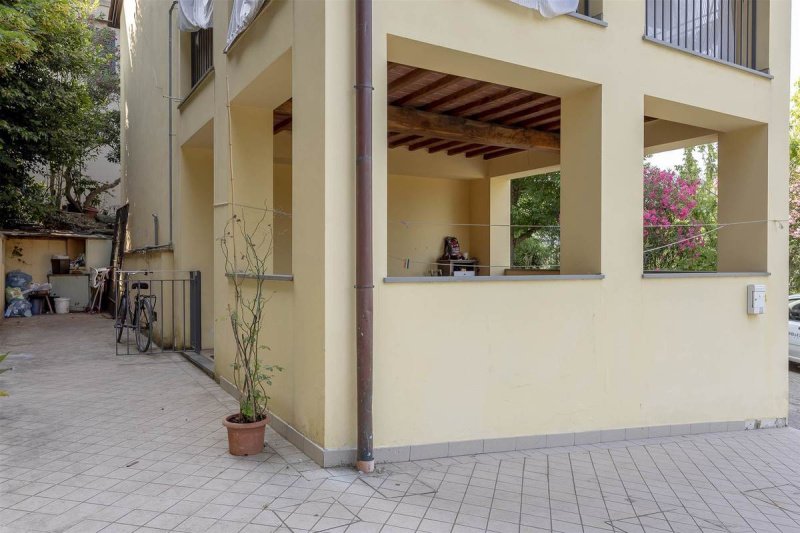 Hus från källare till tak i Signa