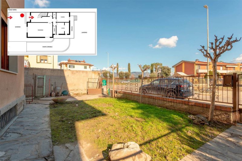 Hus från källare till tak i Campi Bisenzio