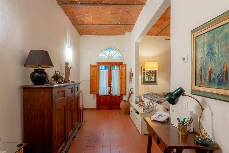 Крыша/земля в Поджо-а-Кайано