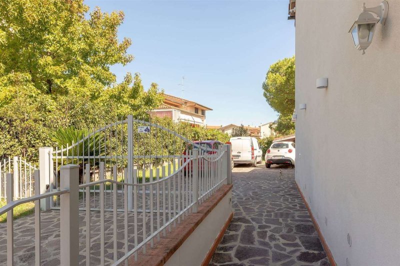 Крыша/земля в Поджо-а-Кайано