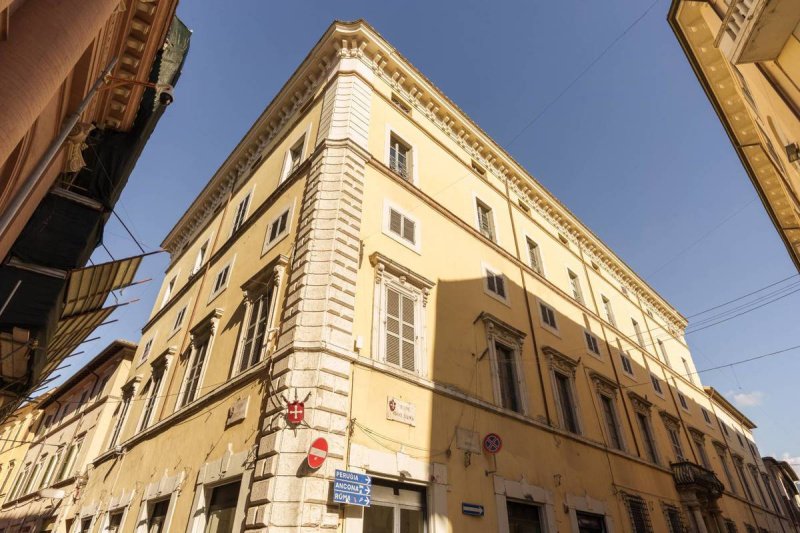 Edifício comercial em Foligno