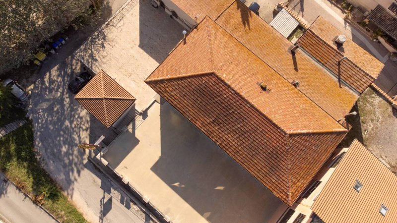 Local commercial à Trevi