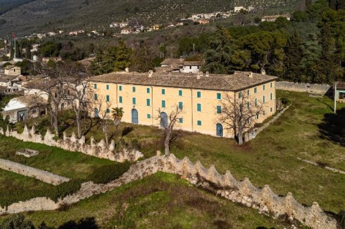 Villa i Campello sul Clitunno