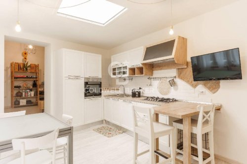 Особняк из двух квартир в Фолиньо