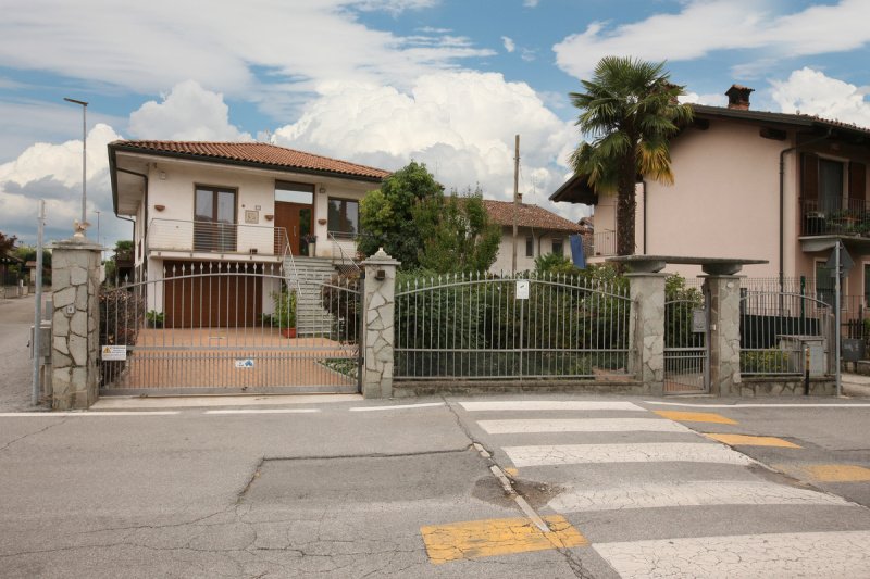 Vrijstaande woning in Centallo