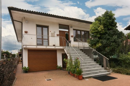 Vrijstaande woning in Centallo