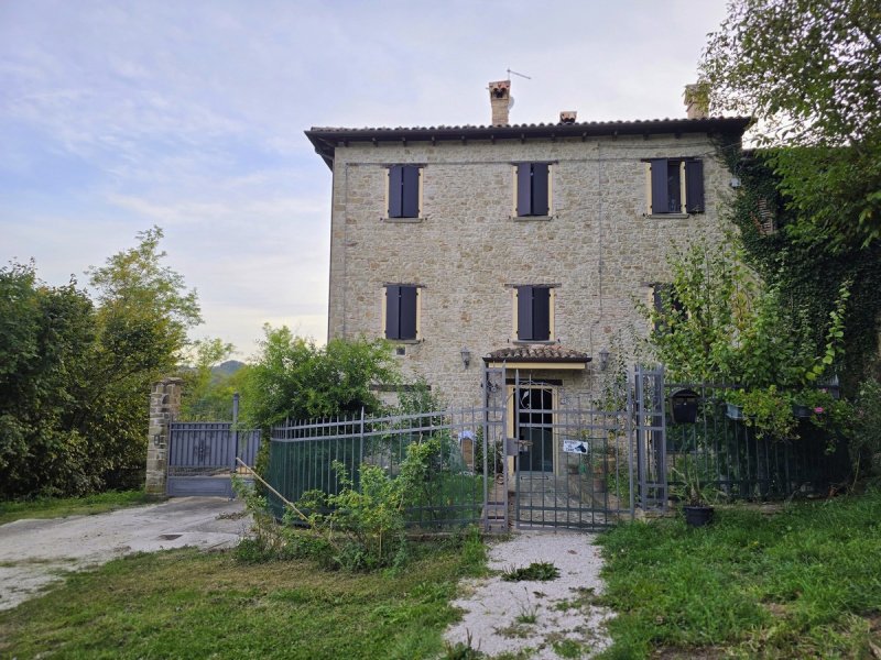 Farmhouse in Mercatino Conca