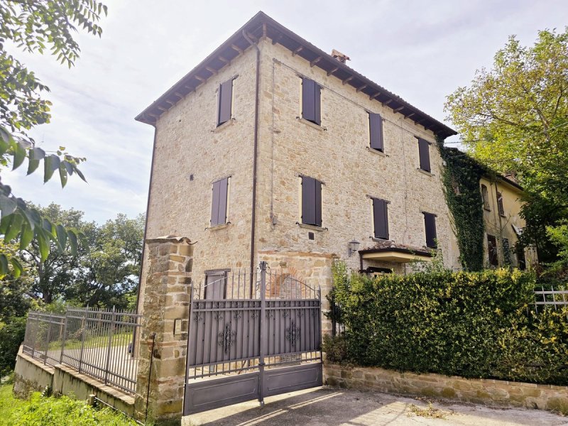 Farmhouse in Mercatino Conca