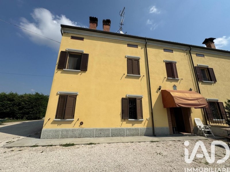 Moradia em Mirandola