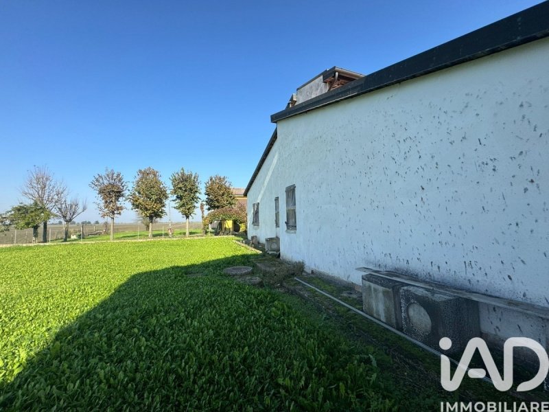 Moradia em Mirandola