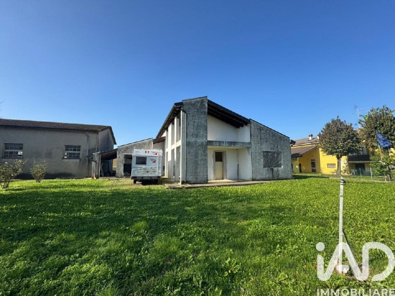 Moradia em Mirandola