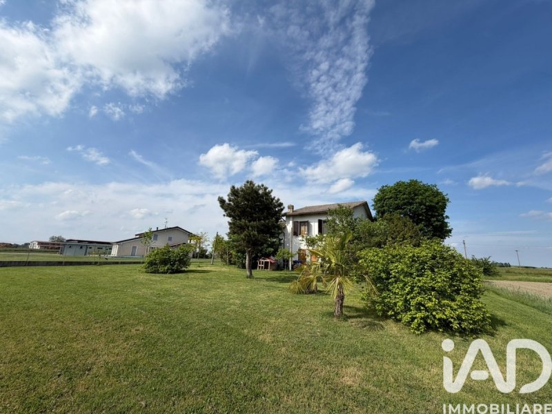 Moradia em Mirandola