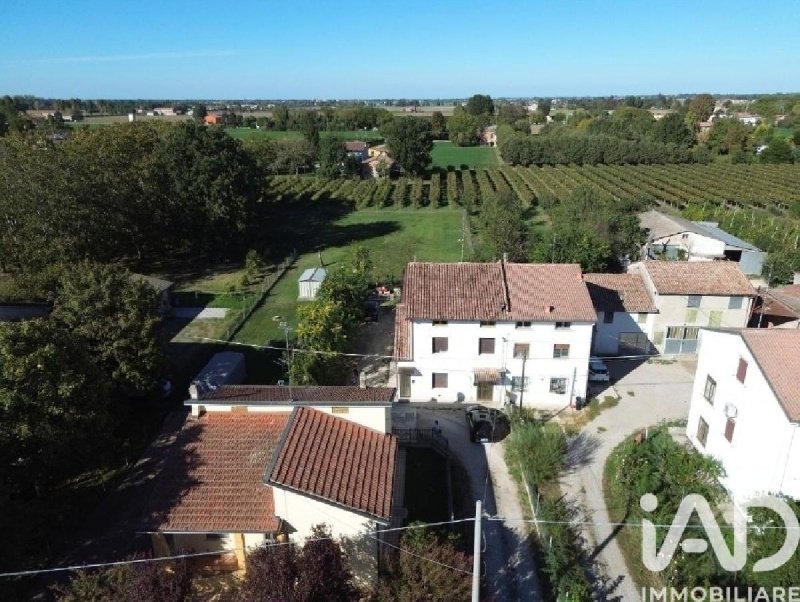 Apartamento em Novi di Modena