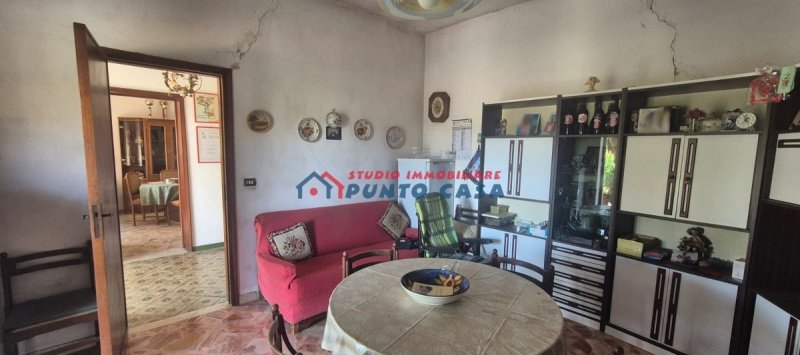 布塞托帕利佐洛独栋房屋